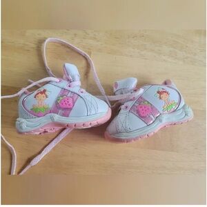 ISO strawberry shortcake shoes/ clothes